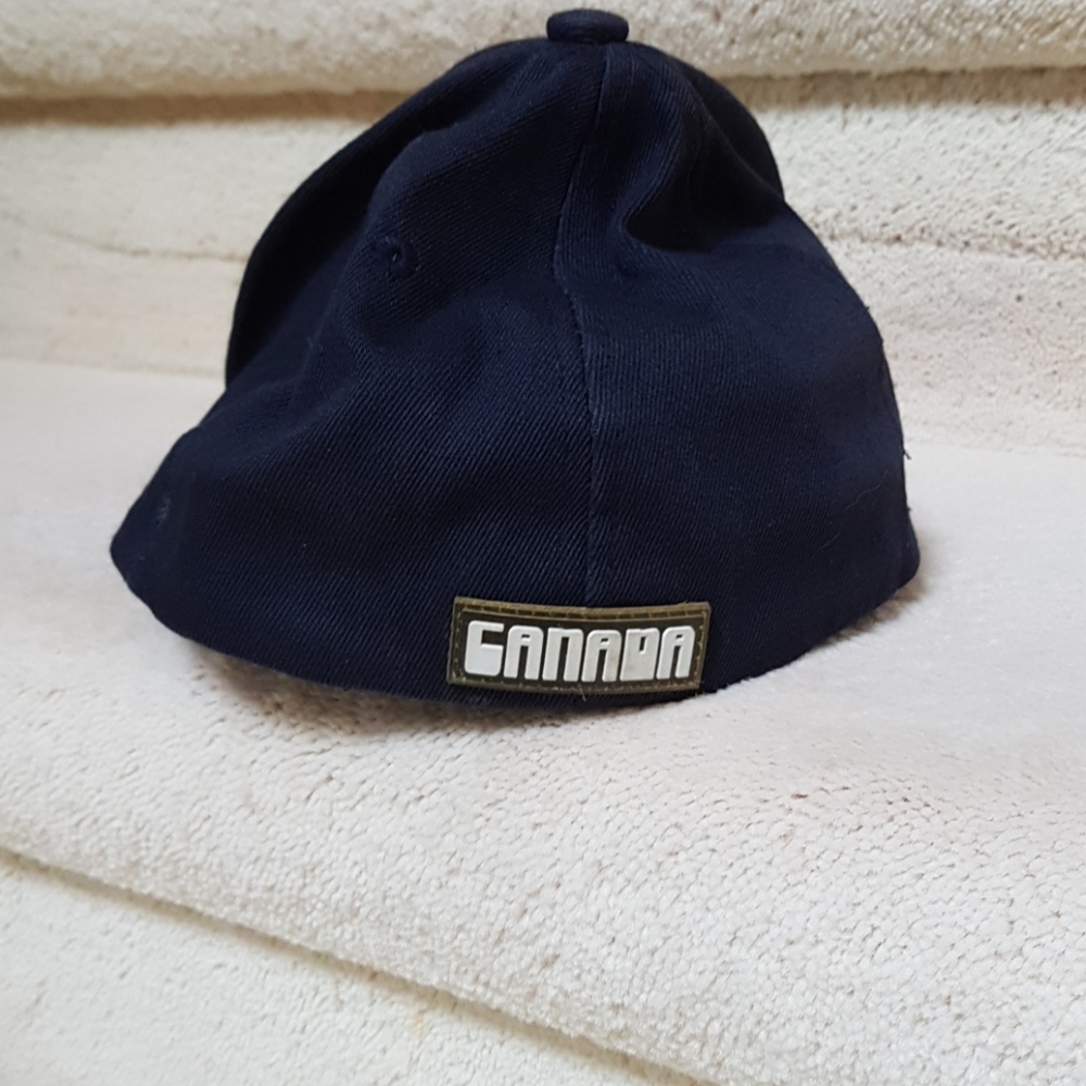 Baseball cap - Picture 2 of 3
